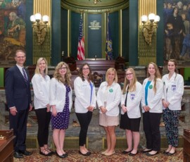April 19, 2017 – Senator Hutchinson met with pharmacy students from his district during this year’s annual Pharmacy Legislative Day. During their meeting they discussed various topics including pharmacy technician registration and vaccination legislation. 04/19/17