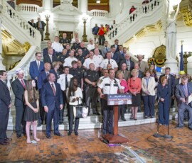 May 22, 2017 – Senator Hutchinson joined with hundreds of citizens and constituents and numerous lawmakers during a 2nd Amendment rally at the Capitol. 05/22/17