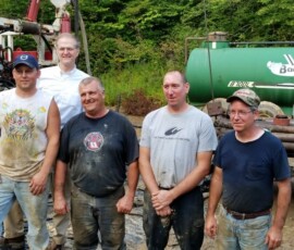 September 18, 2018 – Senator Hutchinson attended a tour and orphan well plugging with local oil and gas producers. 09/18/18