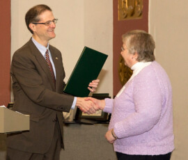 February 27, 2014 - Senator Hutchinson presented Betsy Kellner with a citation recognizing her achievement of being named the Oil Region Alliance’s 2013 Volunteer of the Year. Betsy was chosen for this distinction because of her commitment to community service and regional economic development. 02/27/14