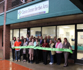 January 11, 2014 – Senator Hutchinson participated in a ribbon cutting at the grand opening of the Clarion Center for the Arts. The business owner worked closely with the Clarion University Small Business Development Center (SBDC) to establish a business plan and make her dream a reality. 01/11/14