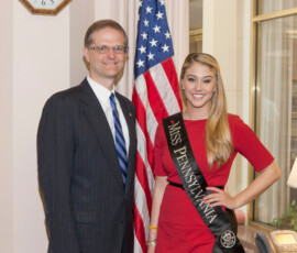 April 28, 2014 – Senator Hutchinson met with Miss Pennsylvania 2013, Annie Rosellini of Butler. Annie was at the capitol with the American Heart Association to raise awareness about congenital heart defects. 04/28/14