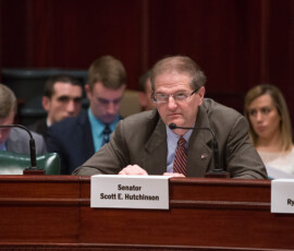 April 22, 2015 – Senator Hutchinson attended a hearing of the Senate Public Health and Welfare Committee to consider Theodore Dallas for the nomination of Secretary of Department of Human Services. 04/22/15