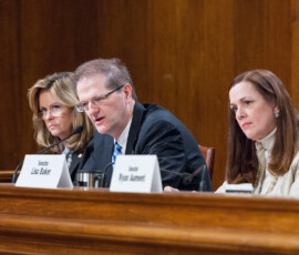 February 18, 2015 – Senator Hutchinson attends a Veterans’ Affairs and Emergency Preparedness Committee meeting. 02/18/15